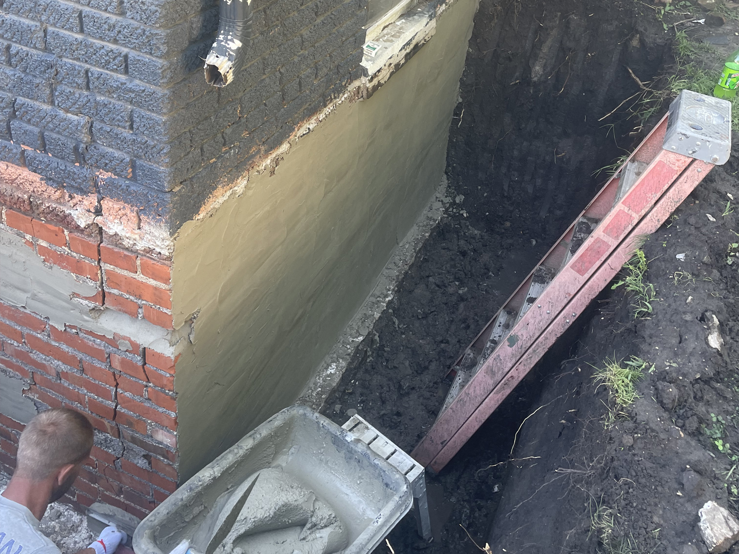 Cedar Rapids, IA - Wall Straightening & Waterproofing